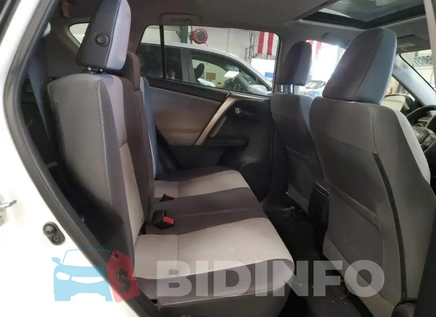 JTMRFREV1FD158993 Photo# 10