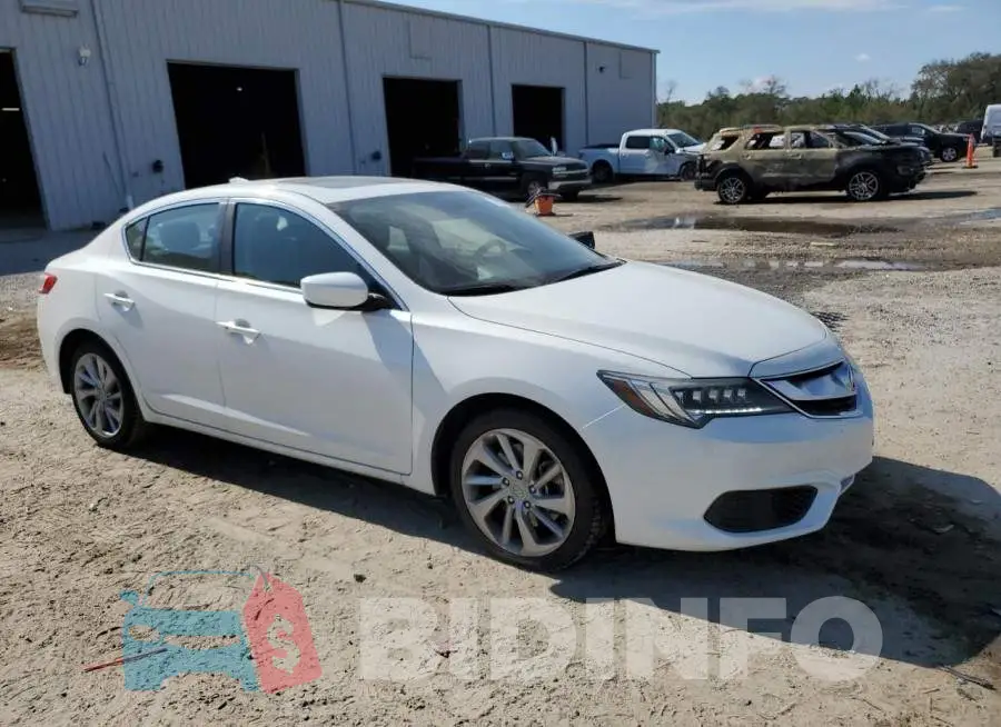 19UDE2F35JA005899 Photo# 4