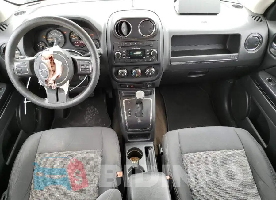 1C4NJPBB3FD389583 Photo# 8