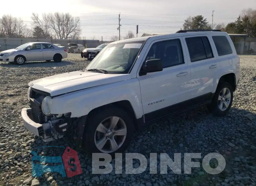 1C4NJPBB6HD186304 Photo# 1
