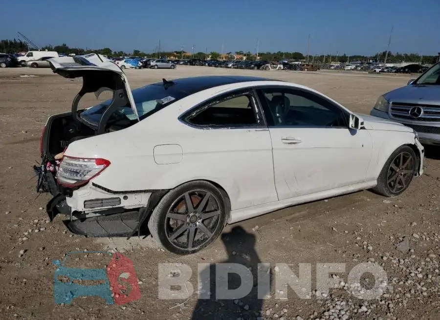 WDDGJ4HB0FG351392 Photo# 3
