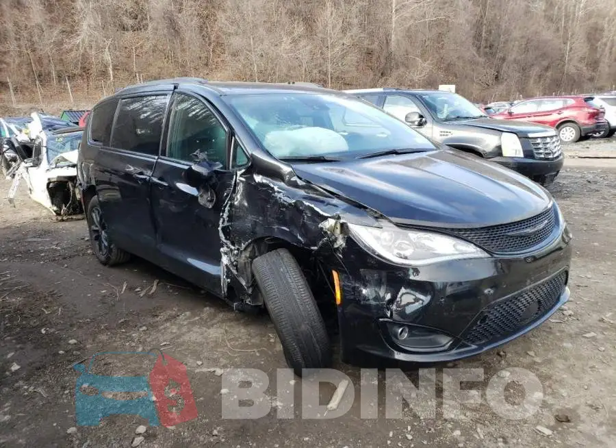 2C4RC3BG6LR273884 Photo# 4