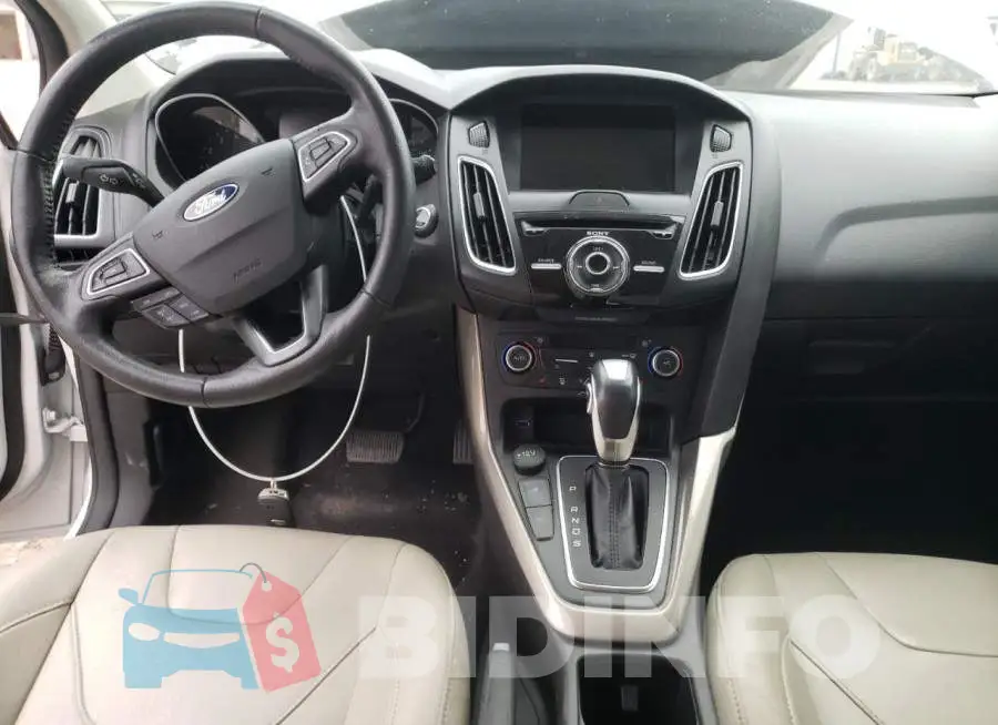 1FADP3N22JL324937 Photo# 8