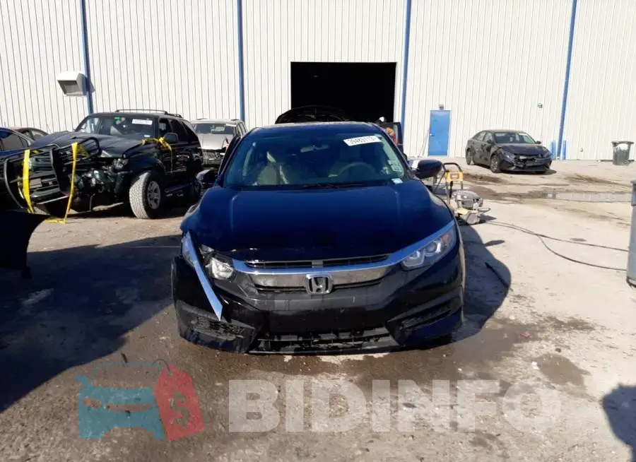 19XFC2F56HE037668 Photo# 5