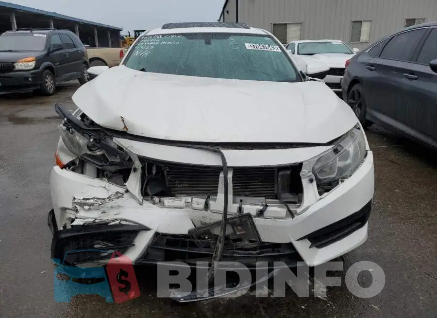 19XFC2F70GE240846 Photo# 5