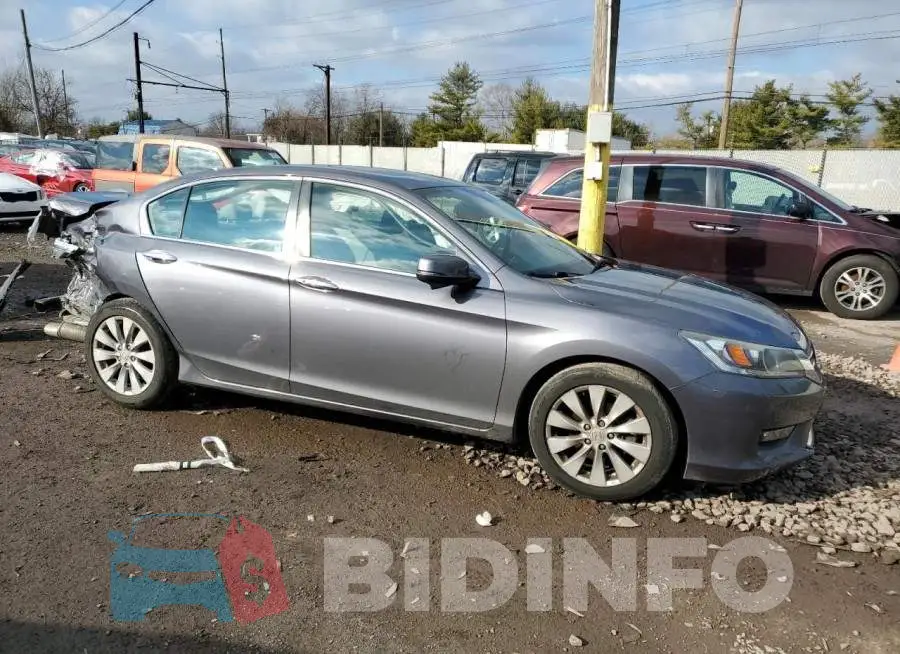 1HGCR2F86FA135225 Photo# 4