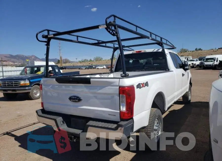 1FT7X2B64KEC43713 Photo# 4