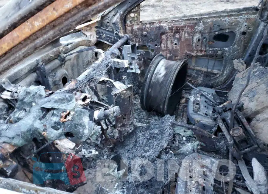 2T1BURHE3FC250123 Photo# 7
