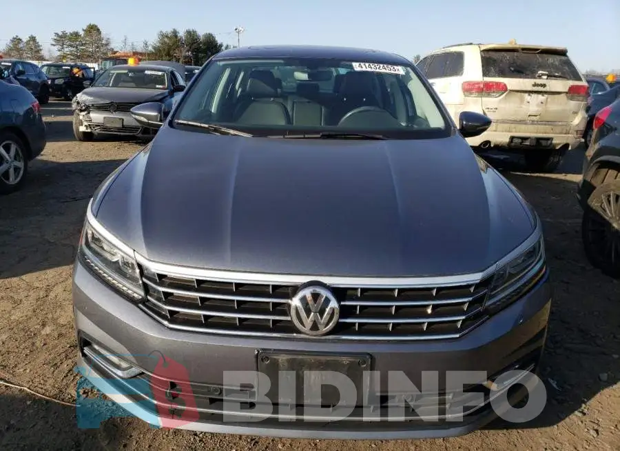 1VWGT7A32HC025769 Photo# 5