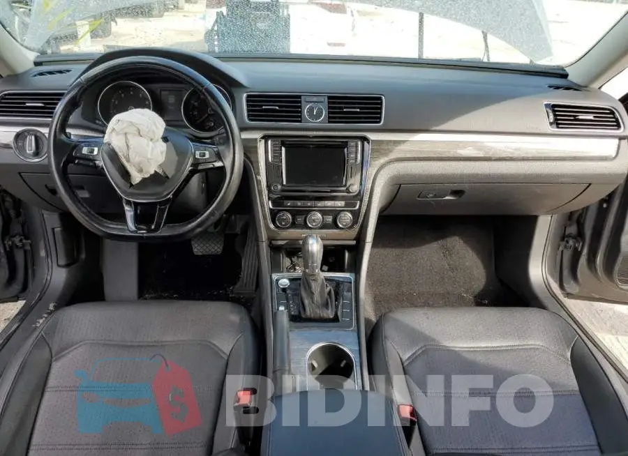 1VWGT7A3XHC080356 Photo# 8