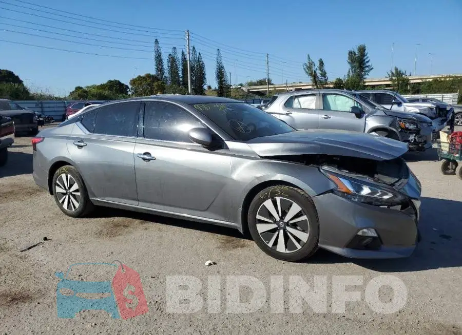 1N4BL4DV5KC104715 Photo# 4