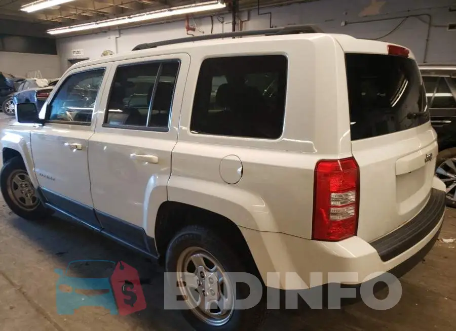 1C4NJPBB6FD318054 Photo# 2