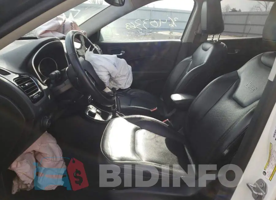 3C4NJDCB8JT400237 Photo# 7