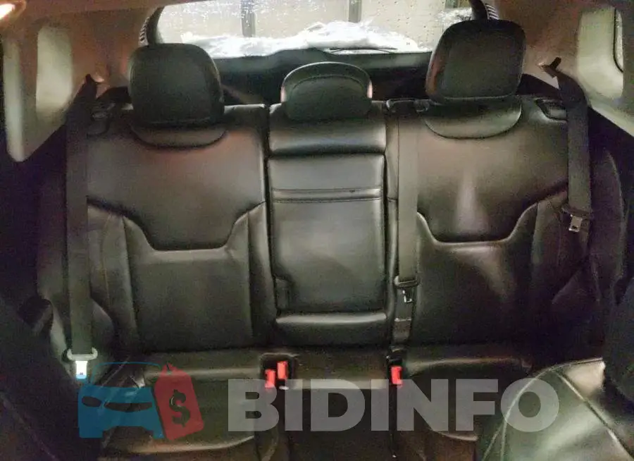 3C4NJDCB8JT400237 Photo# 10