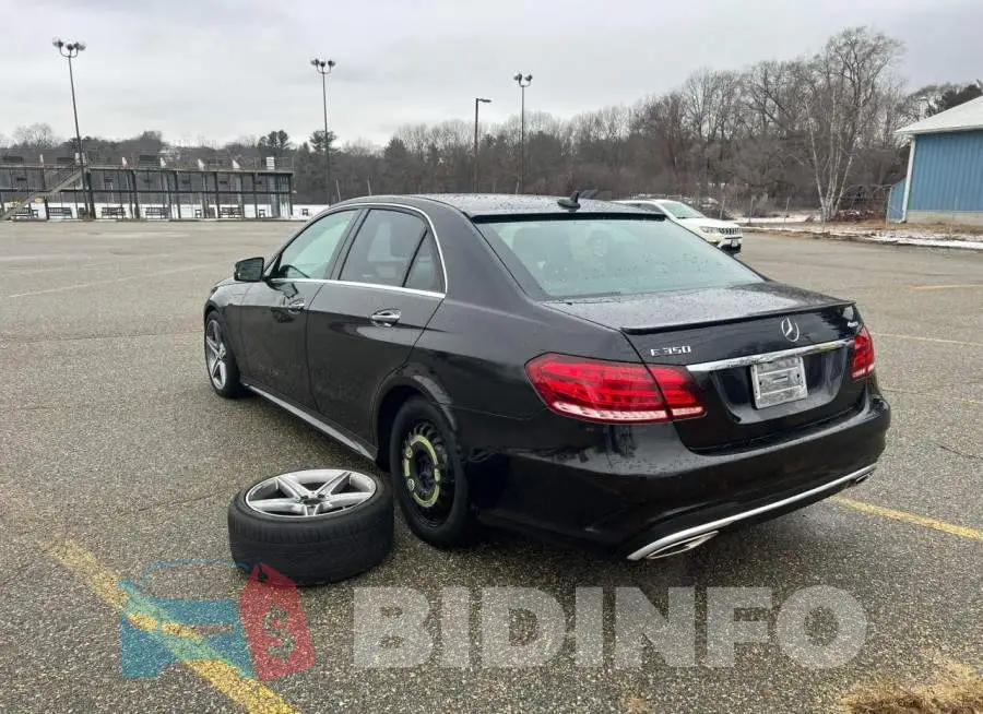 WDDHF8JB1FB087913 Photo# 3