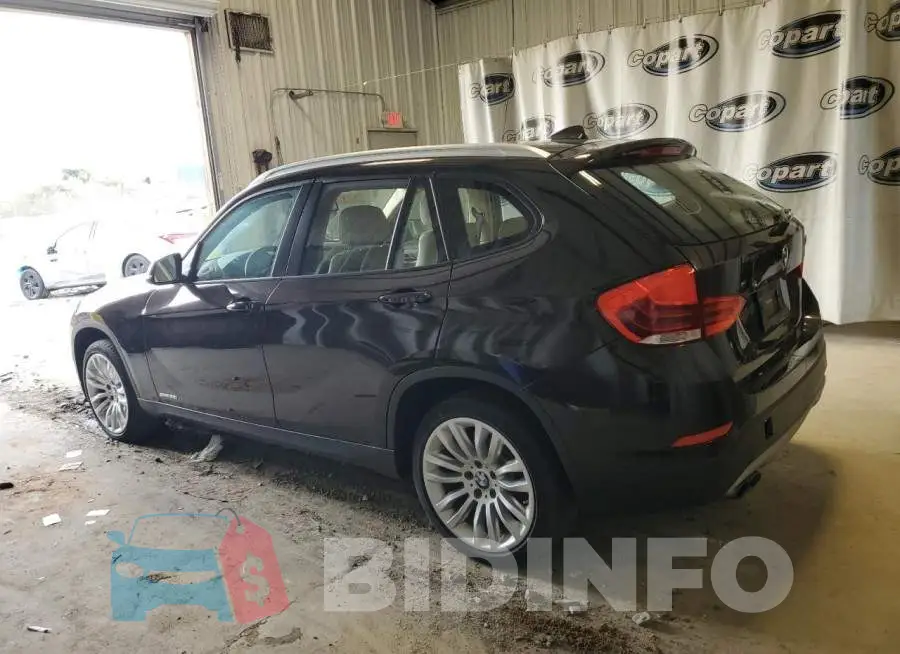 WBAVM1C53FV317643 Photo# 2