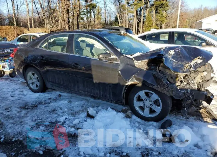 1G11B5SL3EF125896 Photo# 4