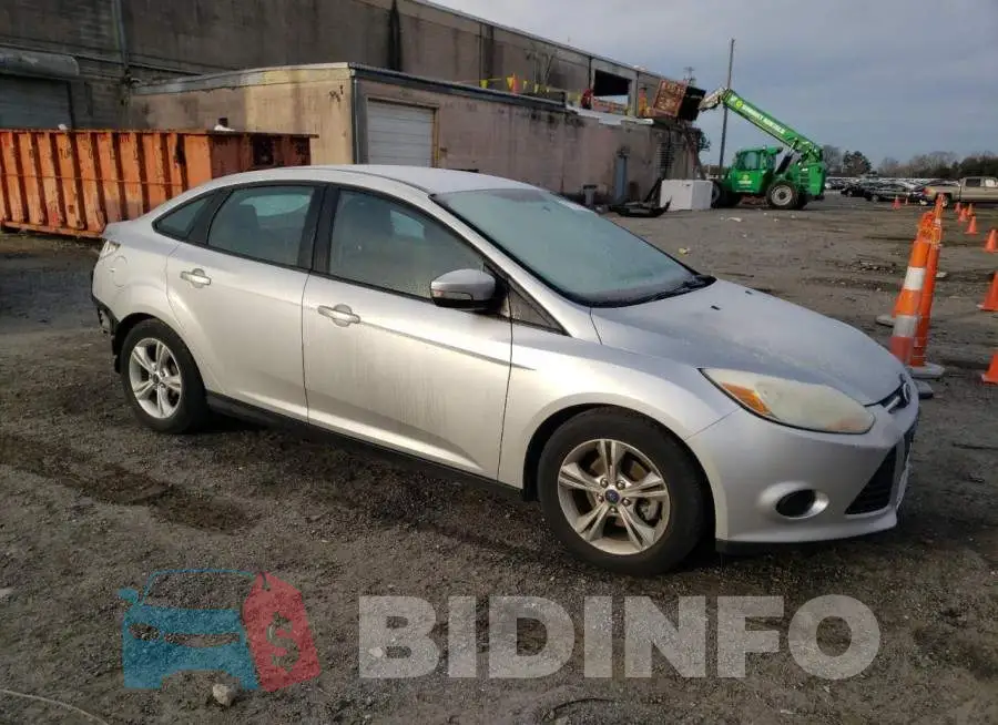 1FADP3F28EL388064 Photo# 4