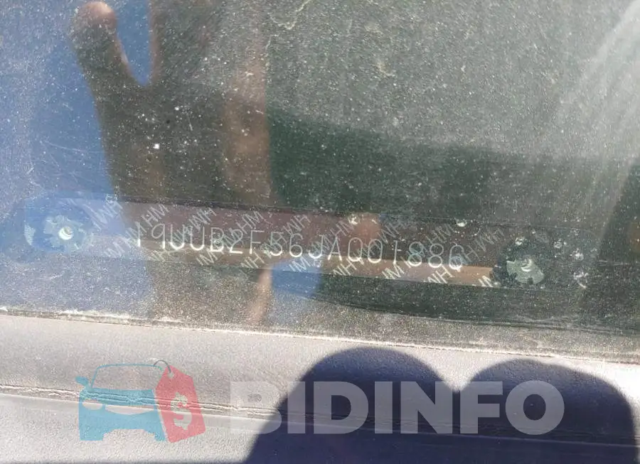 19UUB2F56JA001886 Photo# 10