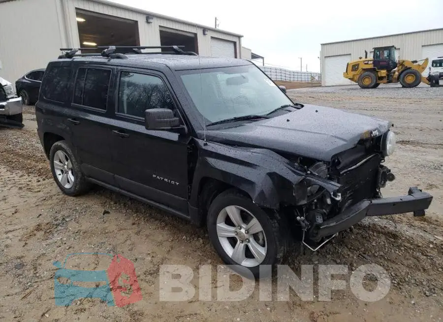 1C4NJPFB3HD158647 Photo# 4