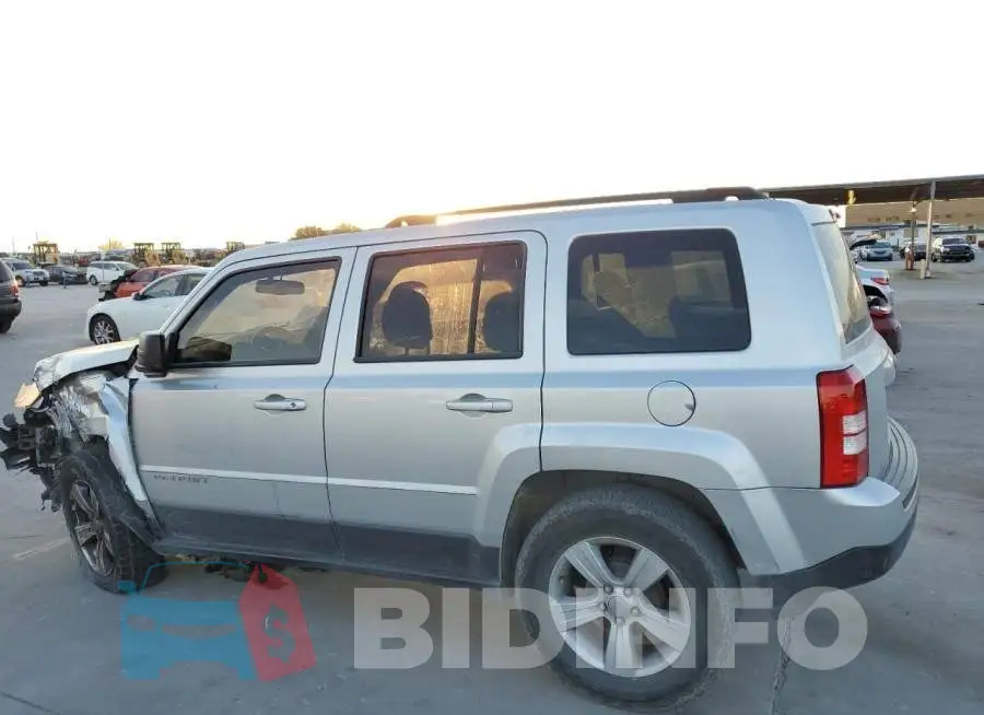 1C4NJPFB8ED502484 Photo# 2