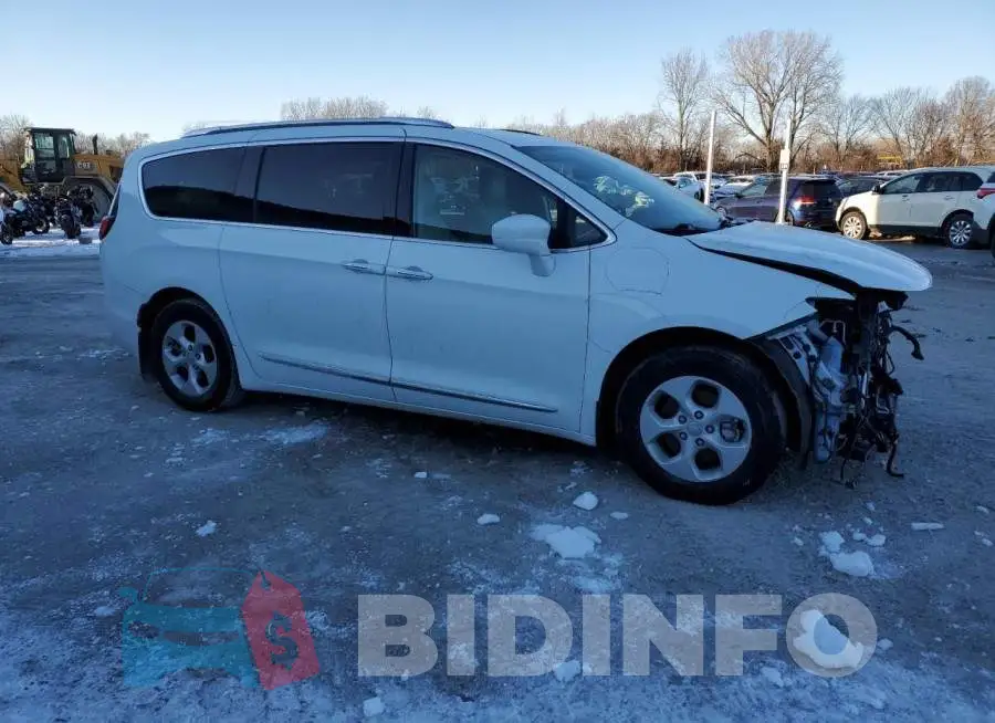 2C4RC1L78JR164343 Photo# 4