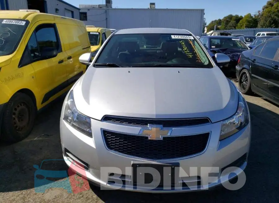 1G1PE5SB2E7417851 Photo# 5