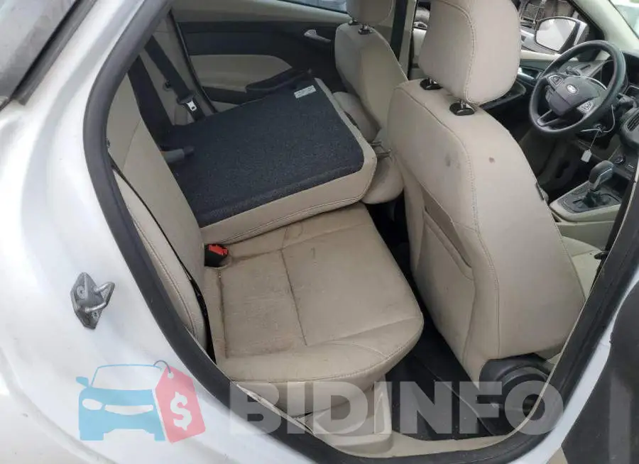 1FADP3F20JL250593 Photo# 10