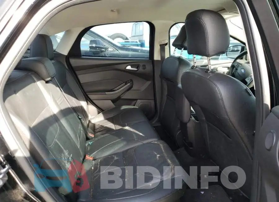 1FADP3F26GL260201 Photo# 10