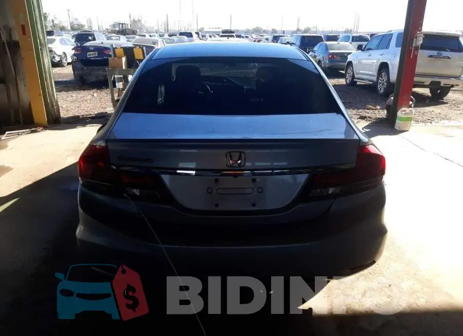 19XFB2F83FE047889 Photo# 6
