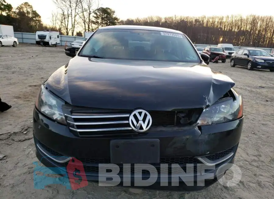 1VWBS7A31EC045584 Photo# 5