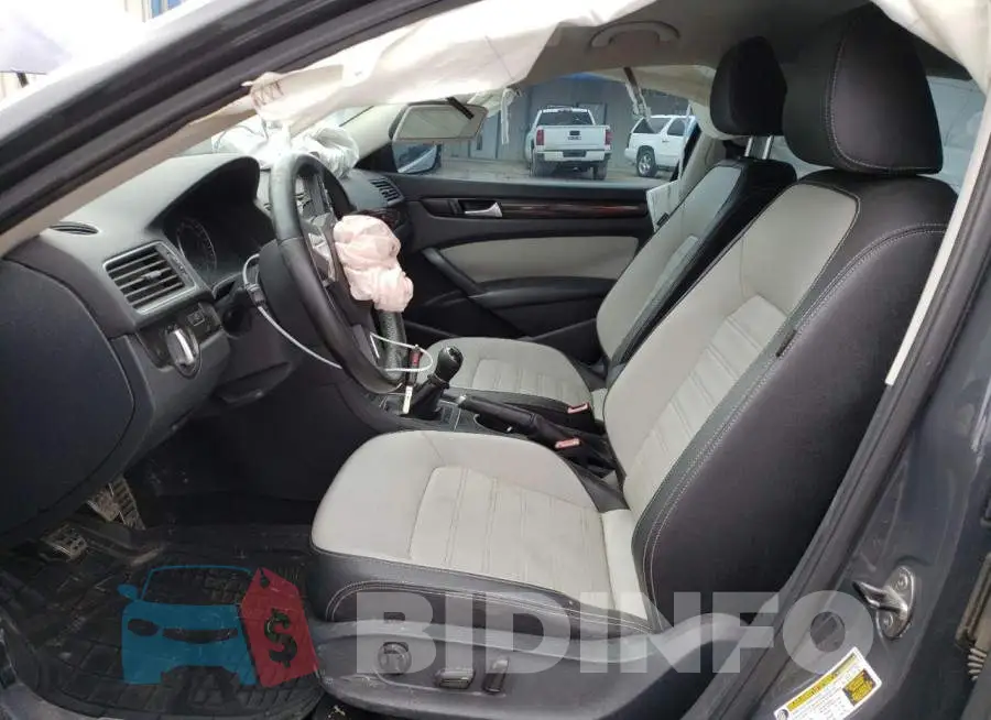 1VWBT7A34EC118573 Photo# 7