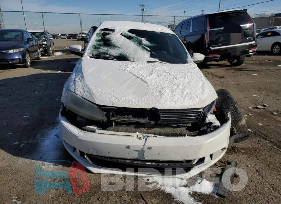 3VW3L7AJ3EM233845 Photo# 5