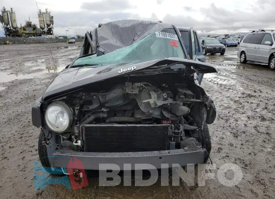 1C4NJPBB5GD514133 Photo# 5