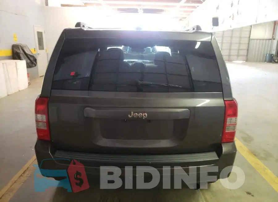 1C4NJPBB7GD601483 Photo# 6