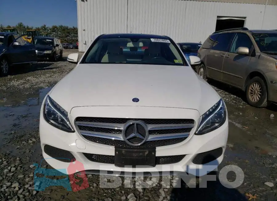 55SWF4KB1GU109835 Photo# 5