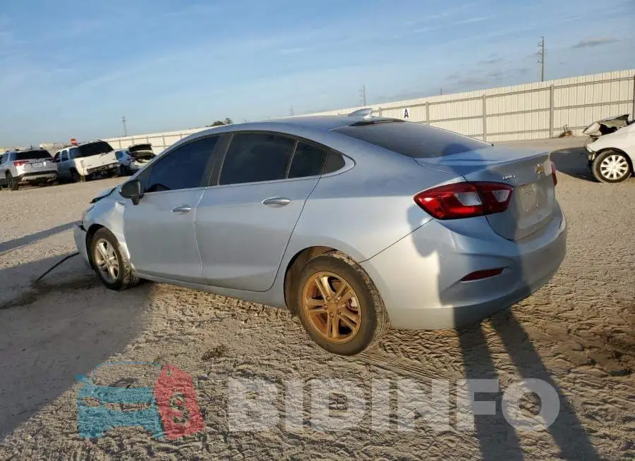1G1BE5SM2J7137692 Photo# 2