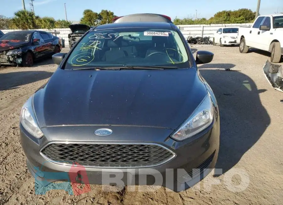 1FADP3F27JL262062 Photo# 5