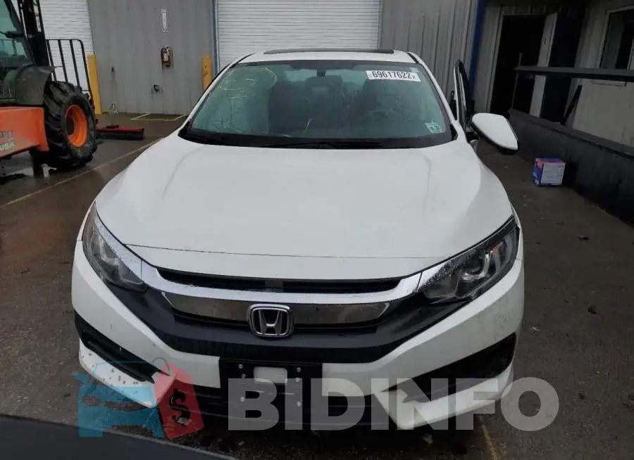 19XFC2F70GE225201 Photo# 5