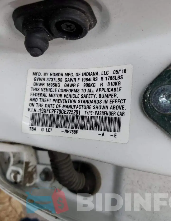 19XFC2F70GE225201 Photo# 12