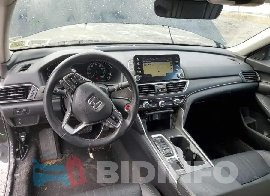 1HGCV2F68JA013162 Photo# 8