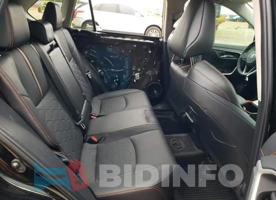 2T3J1RFV6NW260611 Photo# 11