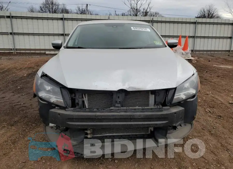 1VWBN7A34EC030990 Photo# 5