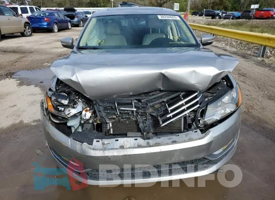 1VWCS7A31EC030362 Photo# 5