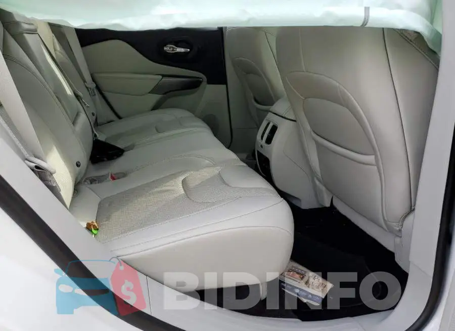 1C4PJLDBXKD145082 Photo# 11