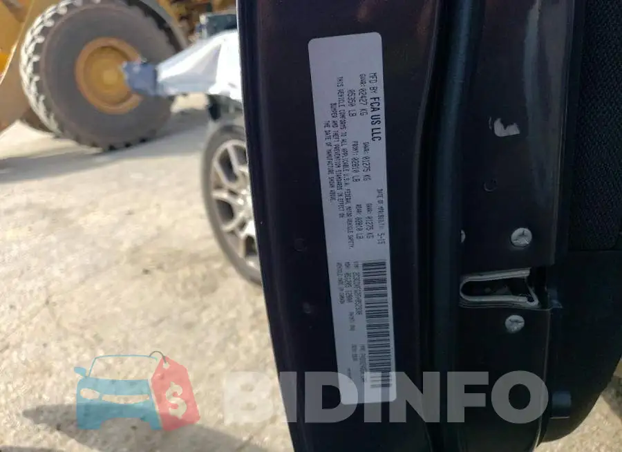 2C3CDXFG2FH852938 Photo# 12