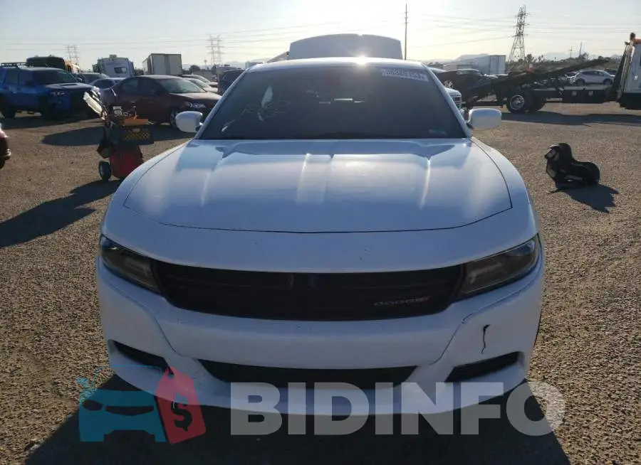 2C3CDXHG3FH727797 Photo# 5