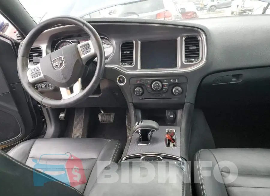 2C3CDXJG4EH360692 Photo# 8