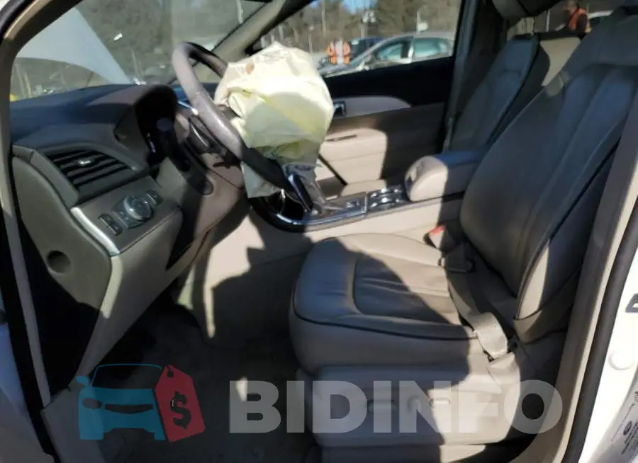 2LMDJ8JK4FBL23228 Photo# 7