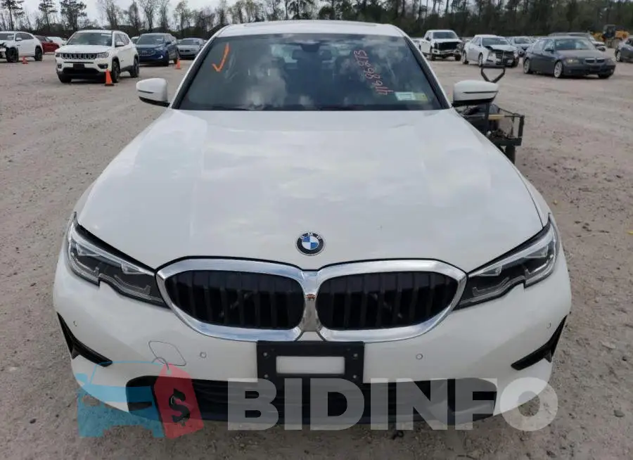 3MW5R7J01M8B53854 Photo# 5